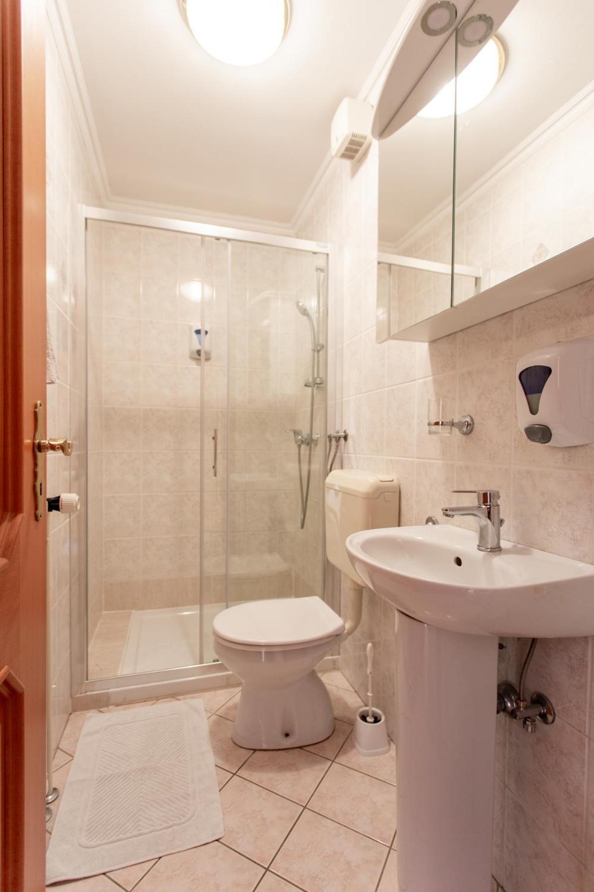 Hotel Gostisce Pri Dveh Petelinih Bled Zewnętrze zdjęcie