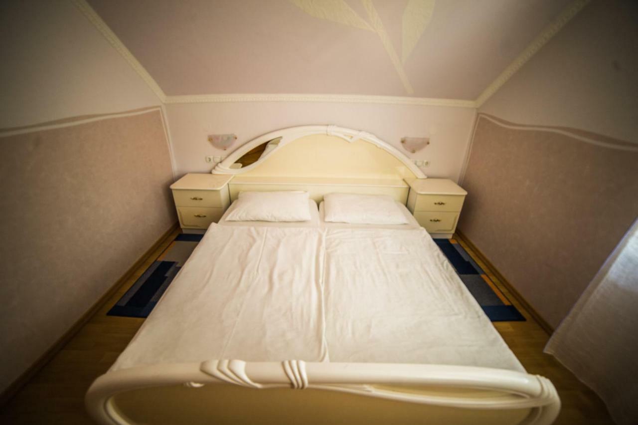 Hotel Gostisce Pri Dveh Petelinih Bled Zewnętrze zdjęcie