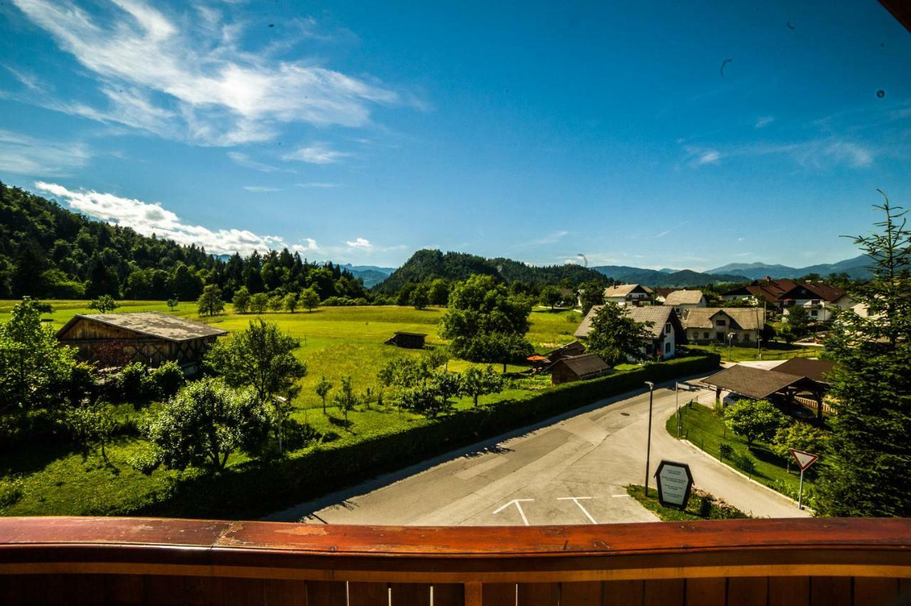 Hotel Gostisce Pri Dveh Petelinih Bled Zewnętrze zdjęcie